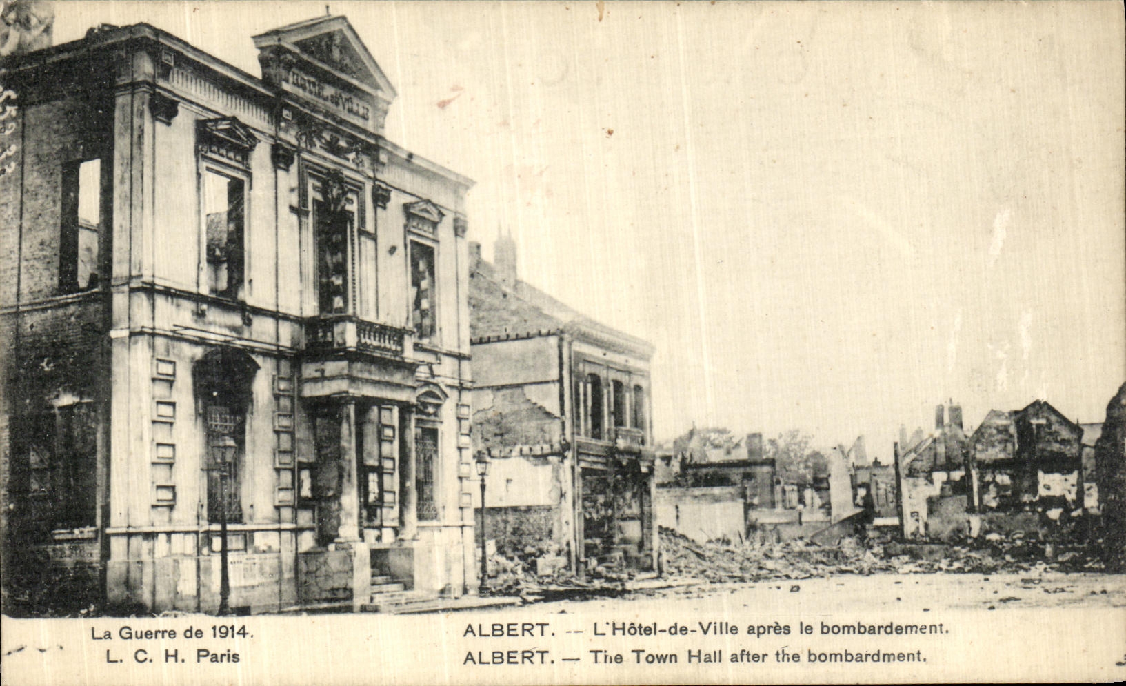CPA Albert L Hotel de Ville Apres Le Bombardement Militaria