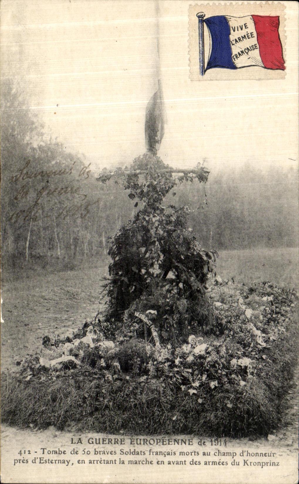 CPA La Guerre Europeenne Tombe de 50 braves morts pres d Esternay Militaria