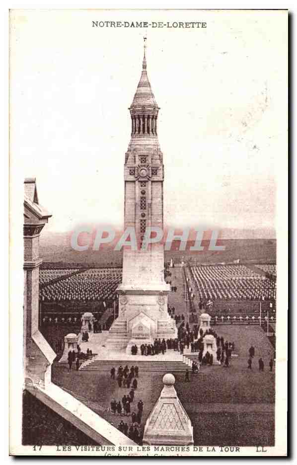 CPA N D de Lorette Les Visiteurs Sur les Marches de la tour 