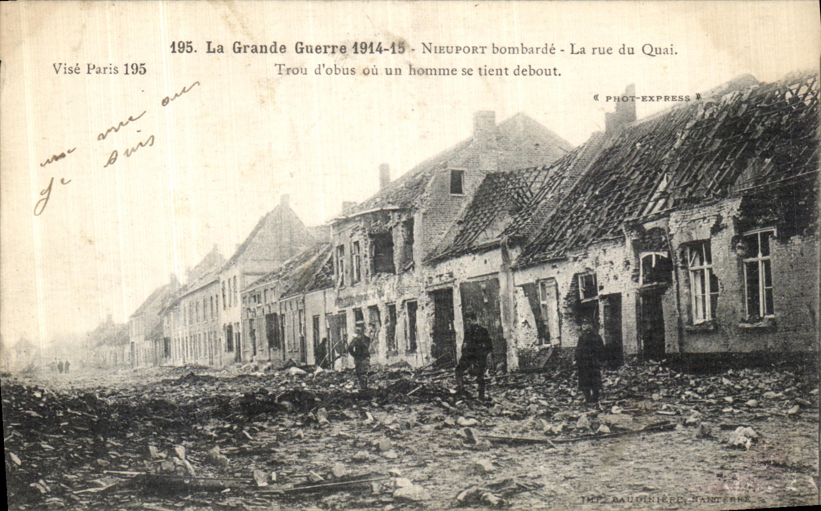 CPA La Grande Guerre Nieuport Bombarde La Rue Quai Militaria