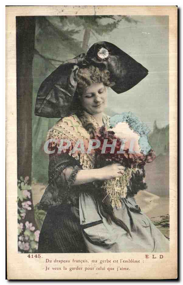 Femme en chapeau noir tenant un bouquet — E.L.D. n°4145