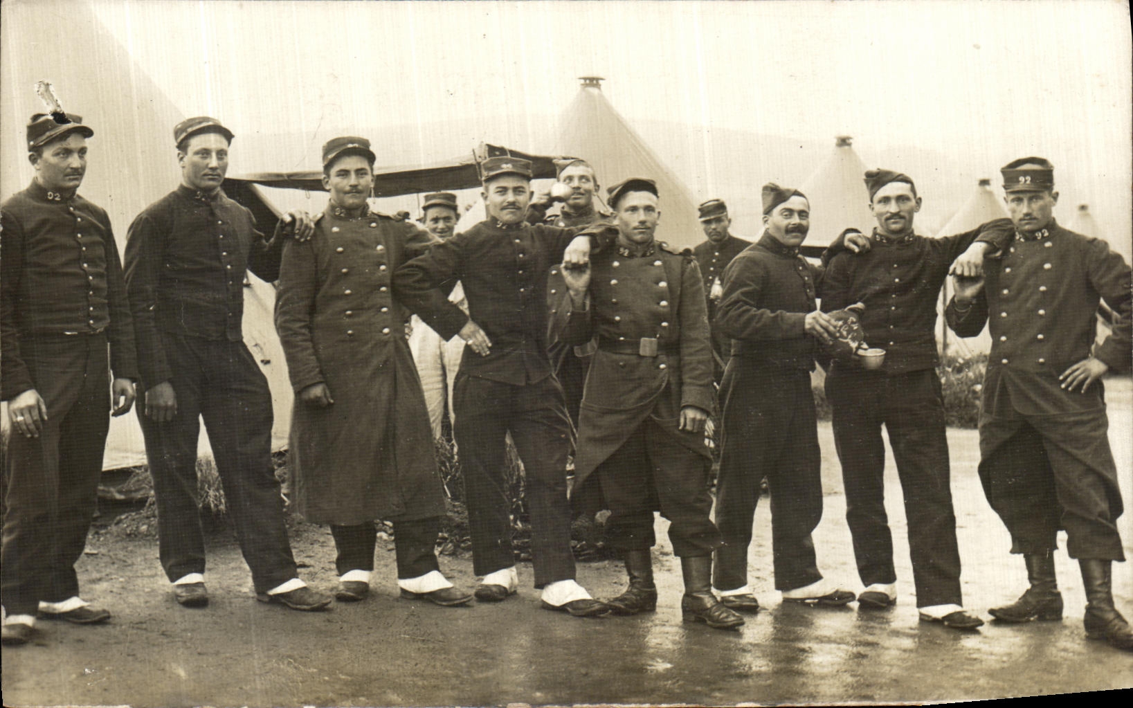 CARTE PHOTO Militaria numero 92 sur le col 