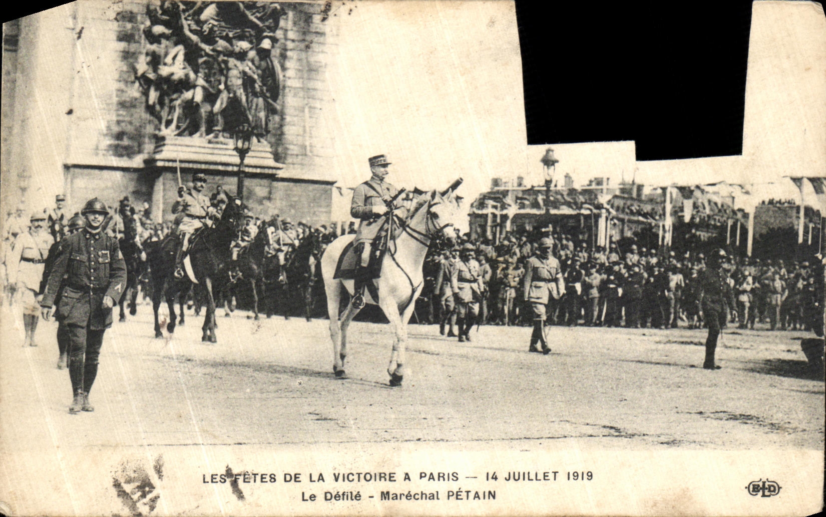 CPA Les Fetes De La Victoire A Paris 14 juillet 1919 Le defile Marechal Petain