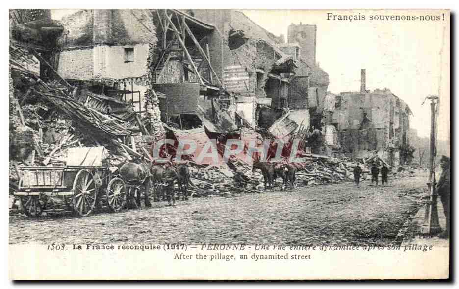 CPA La France reconquise Peronne Militaria 