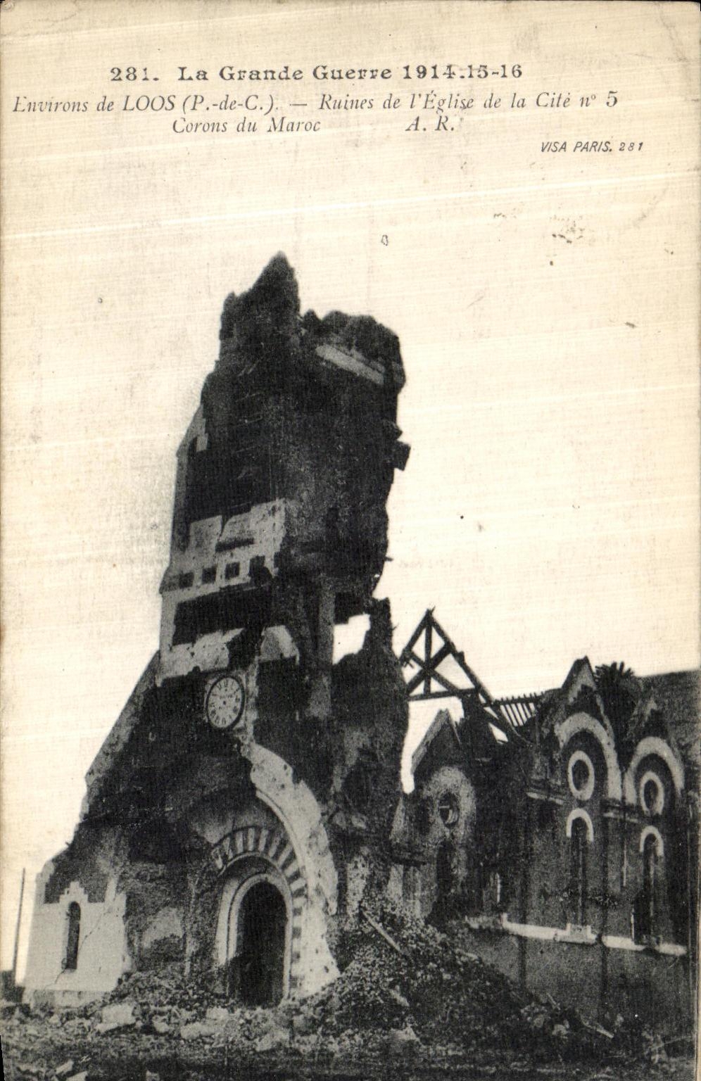 CPA La Grande Guerre de Loos Ruines de l Eglise de la Cite numero 5 Militaria