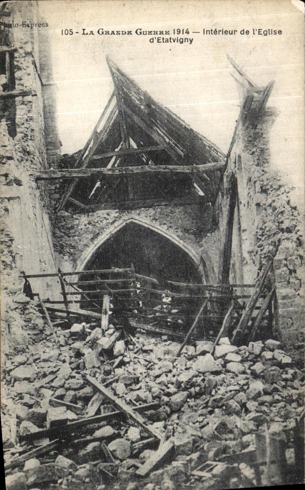 CPA La Guerre Grande Interleur de L Eglise d Etatvigny Militaria
