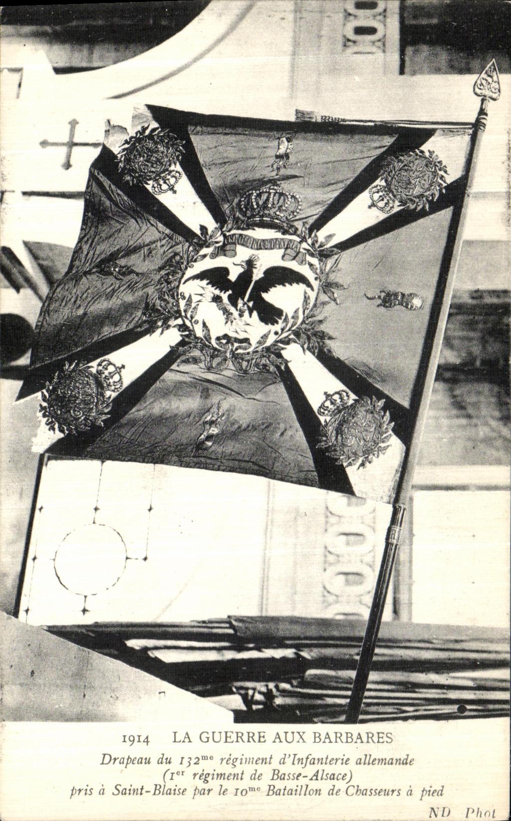 CPA La Guerre Aux Barbares Drapeau du 132eme regiment d infanterie Saint Blaise 