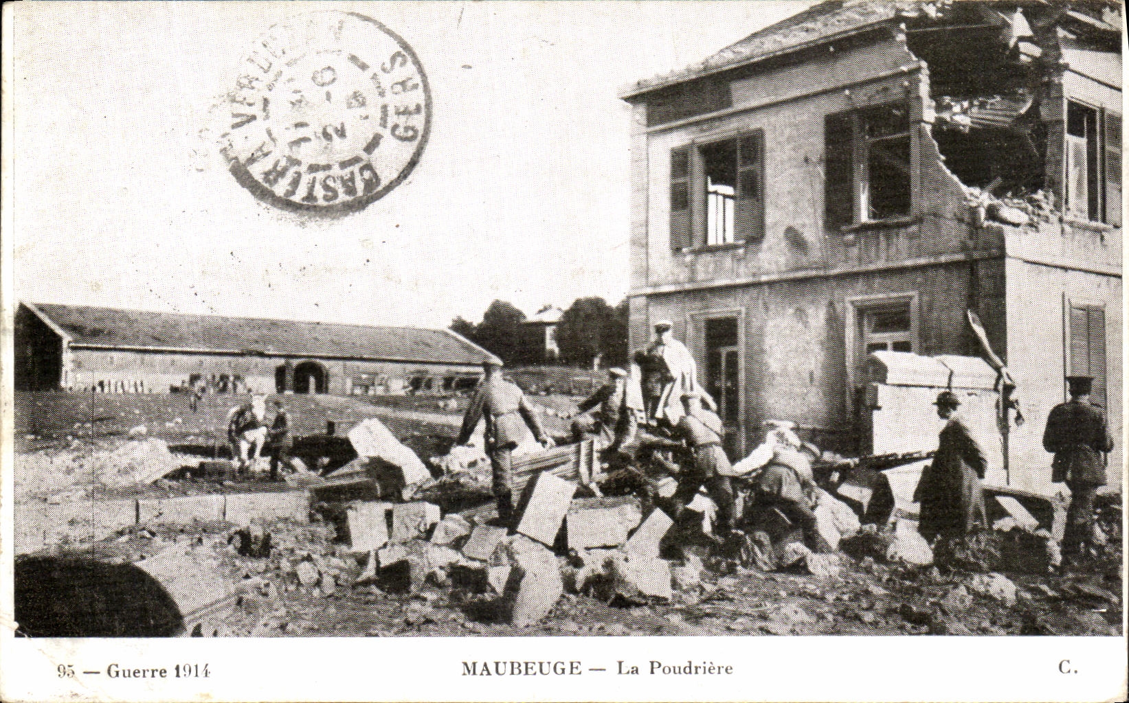 CPA Maubeuge La Poudriere Militaria