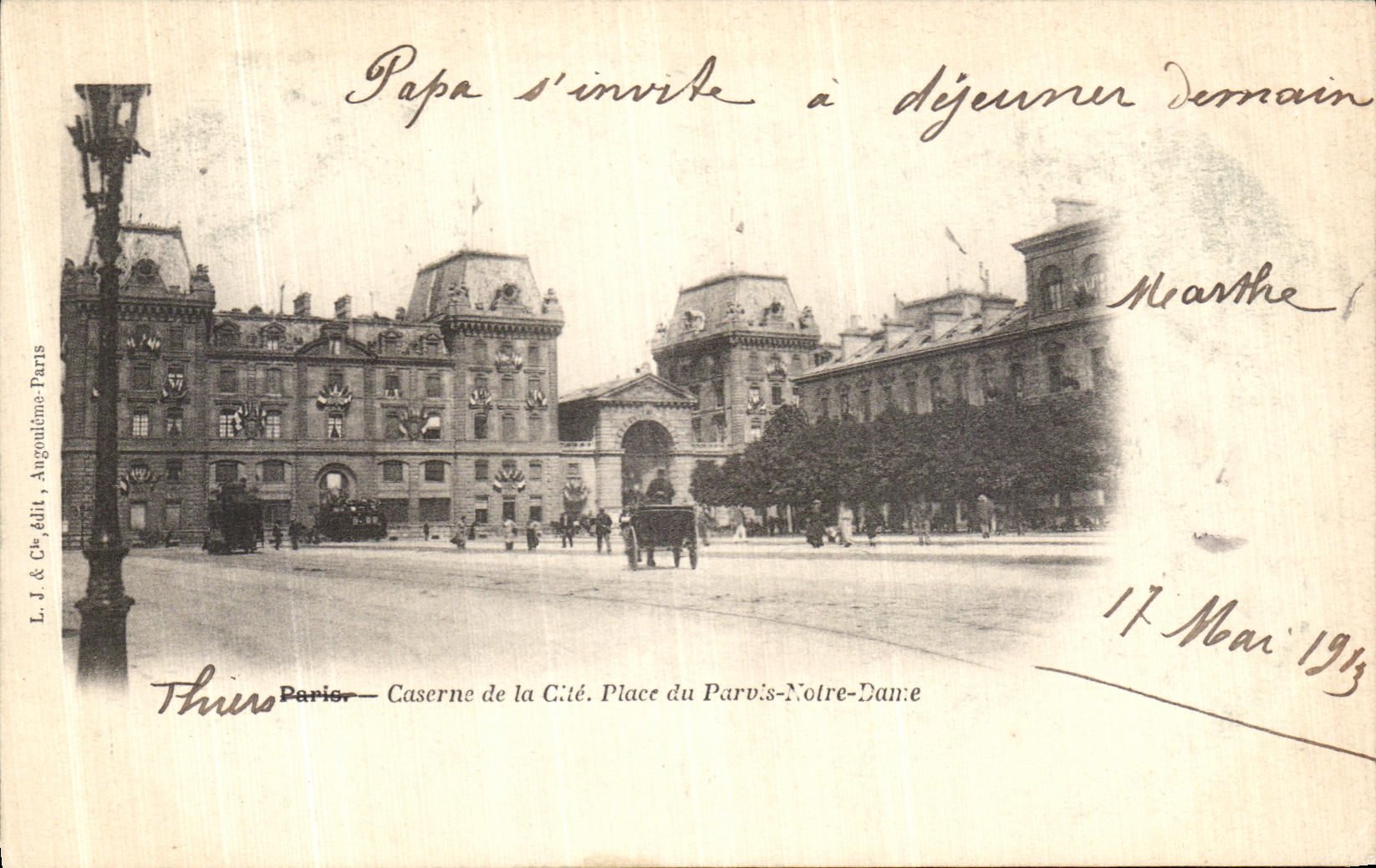 CPA Paris Caserne de la Cite place du Parvis Notre Dame