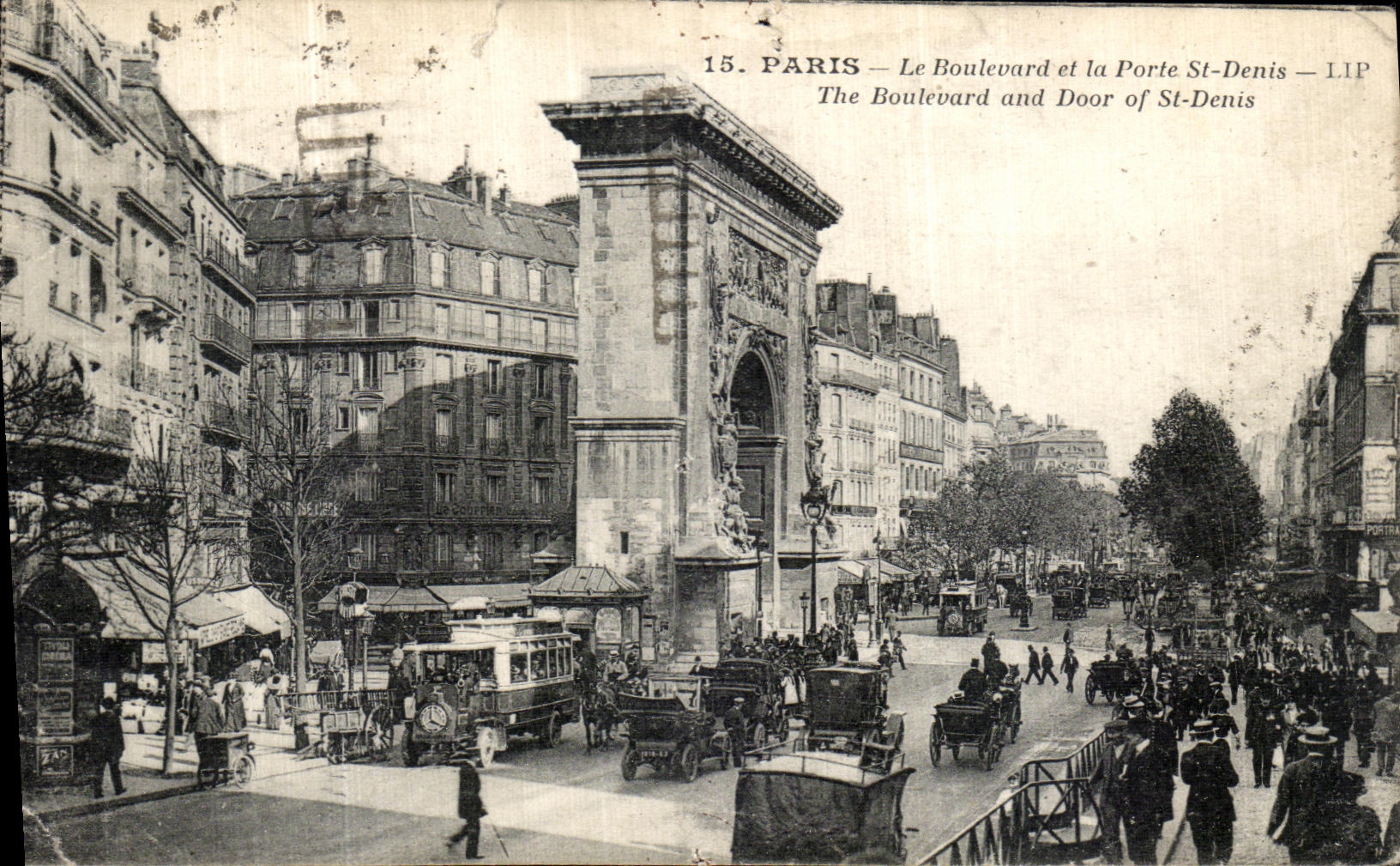 CPA Paris Le Boulevard et La Porte St Denis 