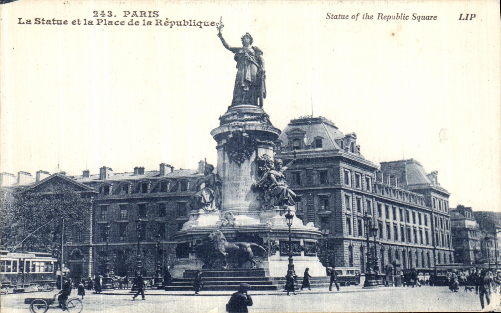 CPA Paris La Statue et La Place d La Republique 