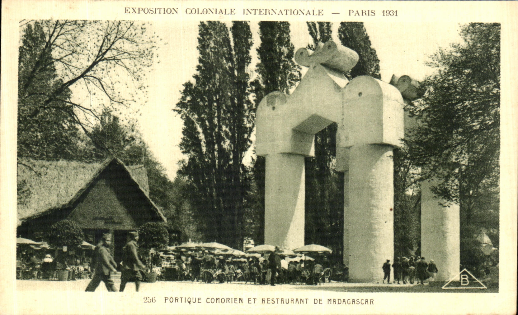 CPA Paris Portique Comorien Et Restaurant De Madagascar Exposition coloniale internationale Paris 1931
