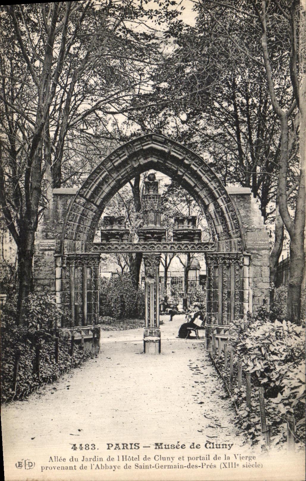 CPA Paris Musee de Cluny Allee du jardin de l hotel de Cluny et portail de la vierge 