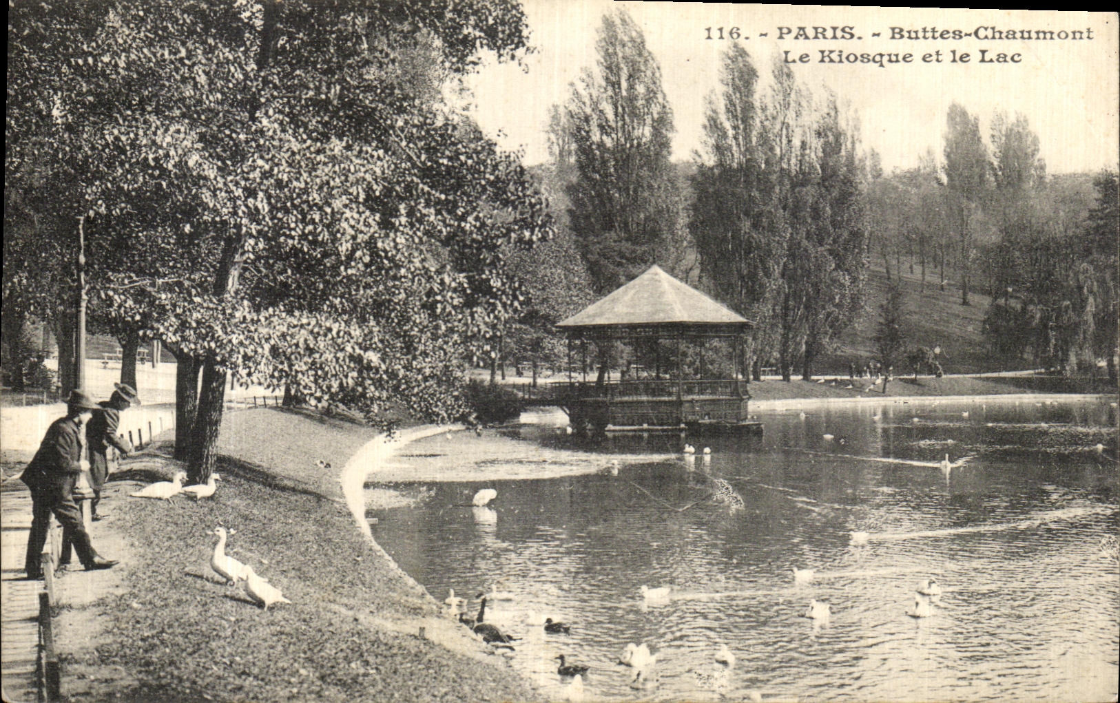 CPA Paris Buttes Chaumont Le Kiosque et le Lac 