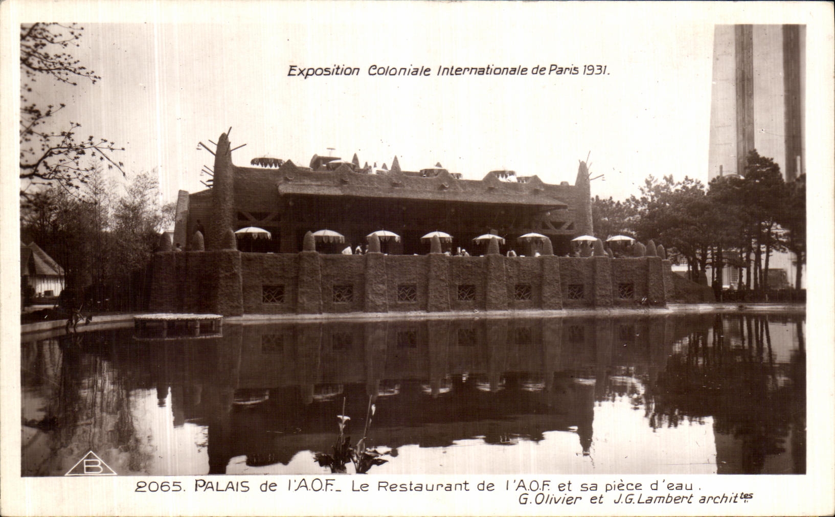 CPA Palais de L Aof Le Restaurant de l AOF et sa piece d eau Exposition coloniale internationale Paris 1931