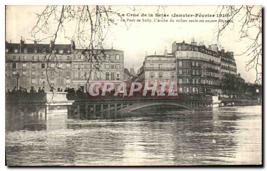 CPA Paris La Crue de la Seine Le pont de Sully 