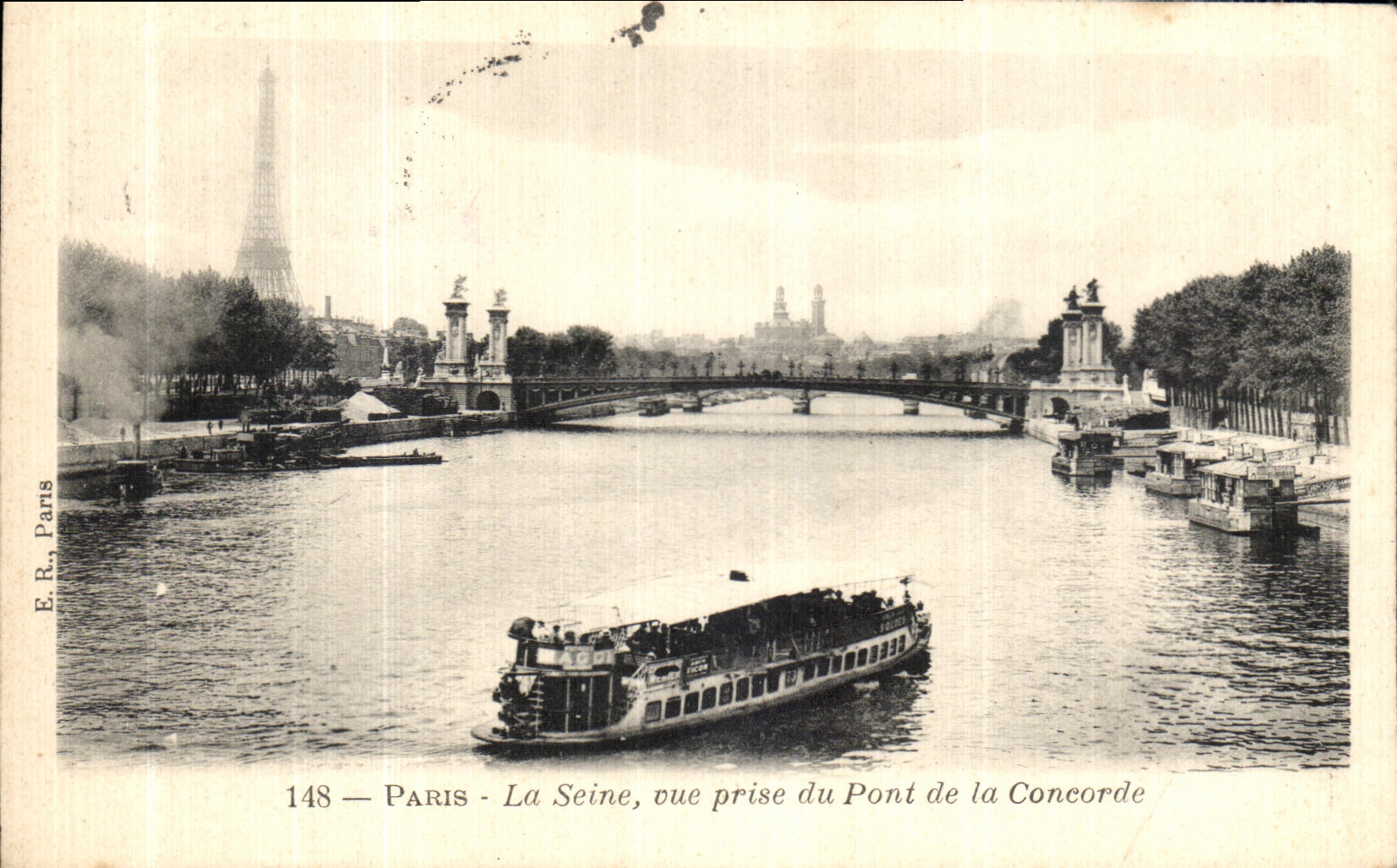 CPA Paris La Seine Vue Prise du Pont de la Concorde Peniche Tour Eiffel