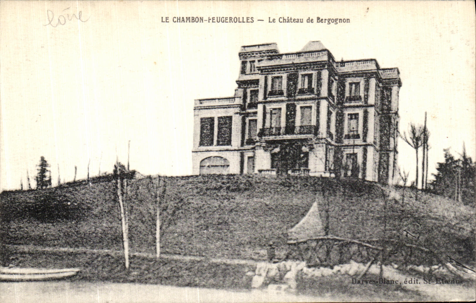 CPA Le Chambon Feugerolles Le Chateau de Bergognon 