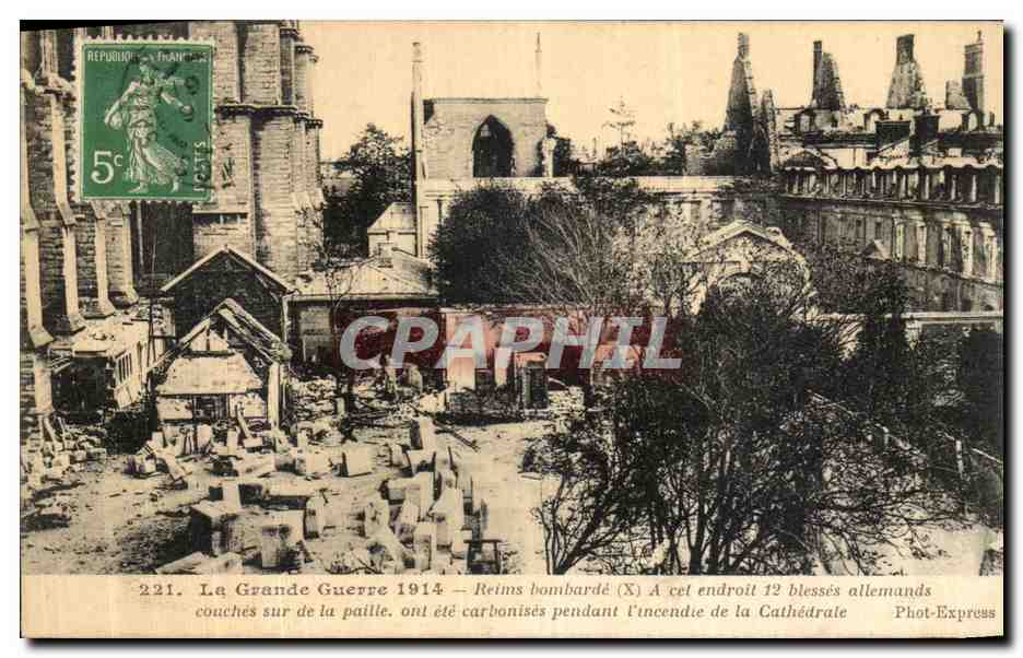 CPA Reims bombarde Militaria