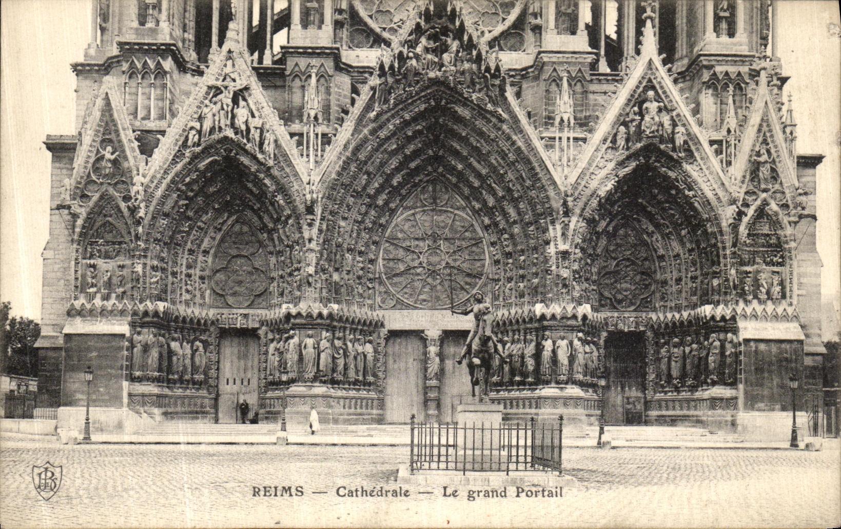 CPA Reims Cathedrale Le Grand Portail 