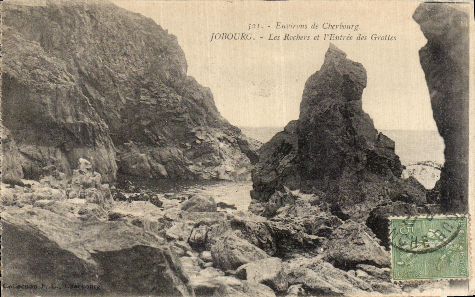 CPA Jobourg Les Rochers et l Entree des Grottes