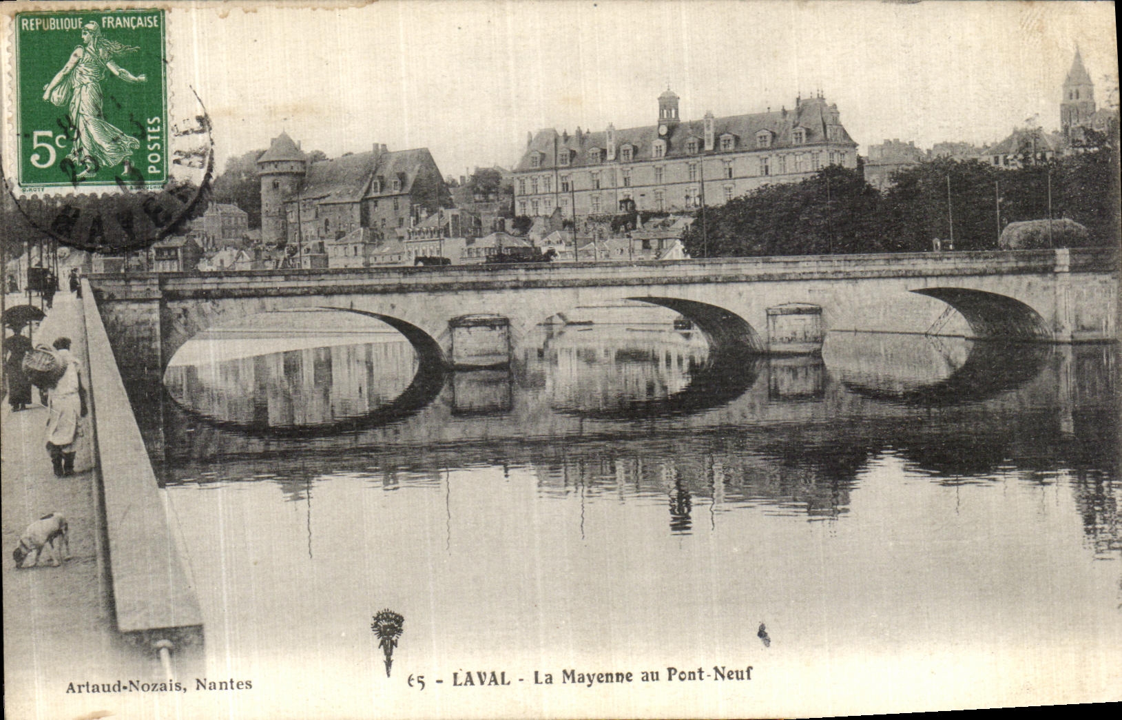 CPA Laval La Mayenne au Pont Neuf 