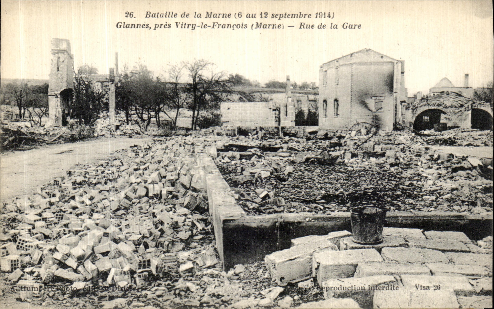 CPA Giannes Pres Vitry le Francois Rue de La Gare Militaria 