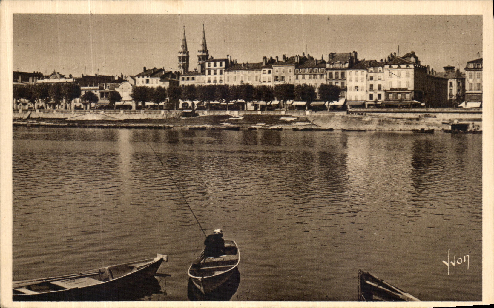 CPA Macon La Saone et la quai Lamartine 