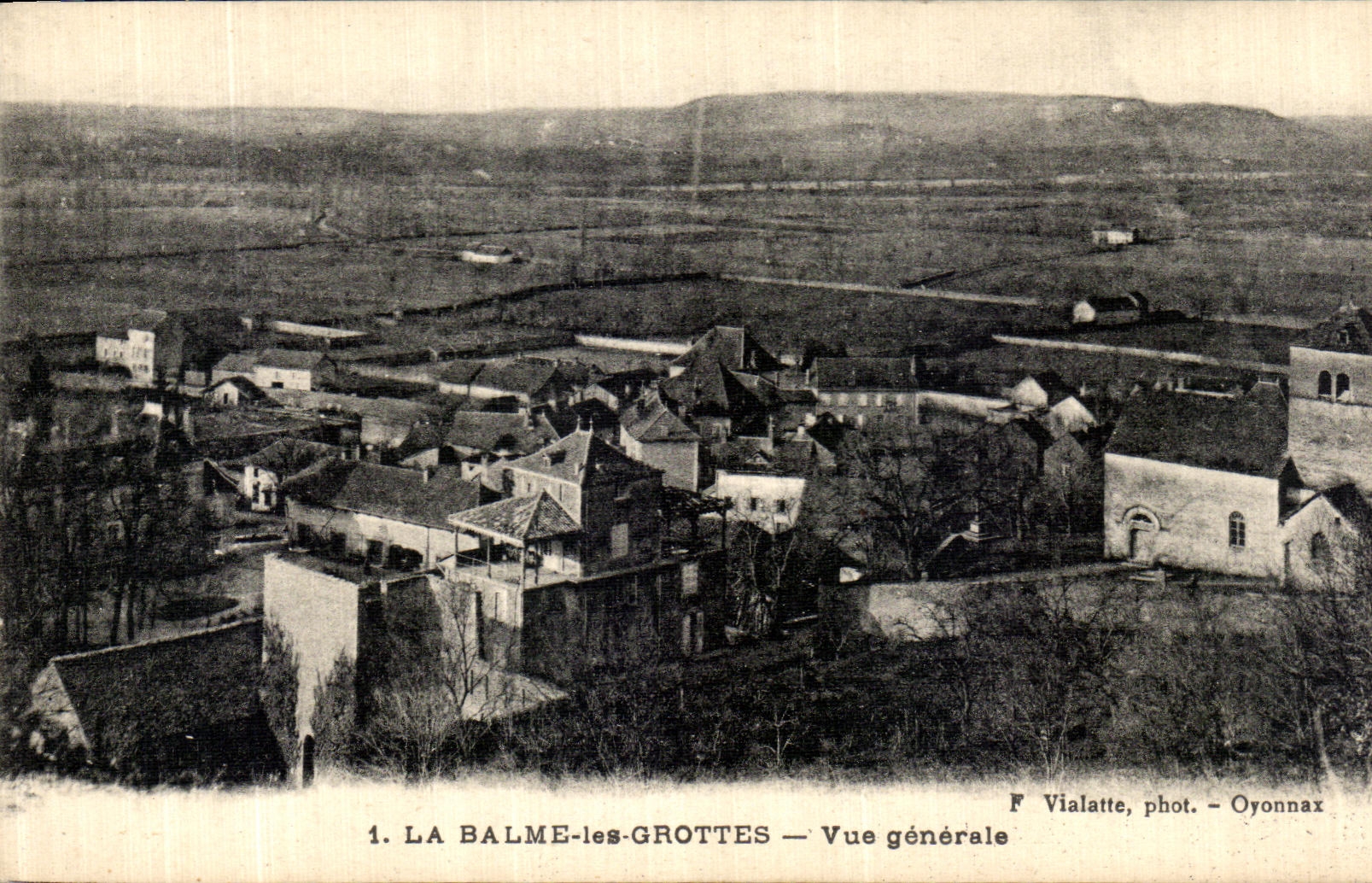 CPA La Balme les Grottes Vue generale