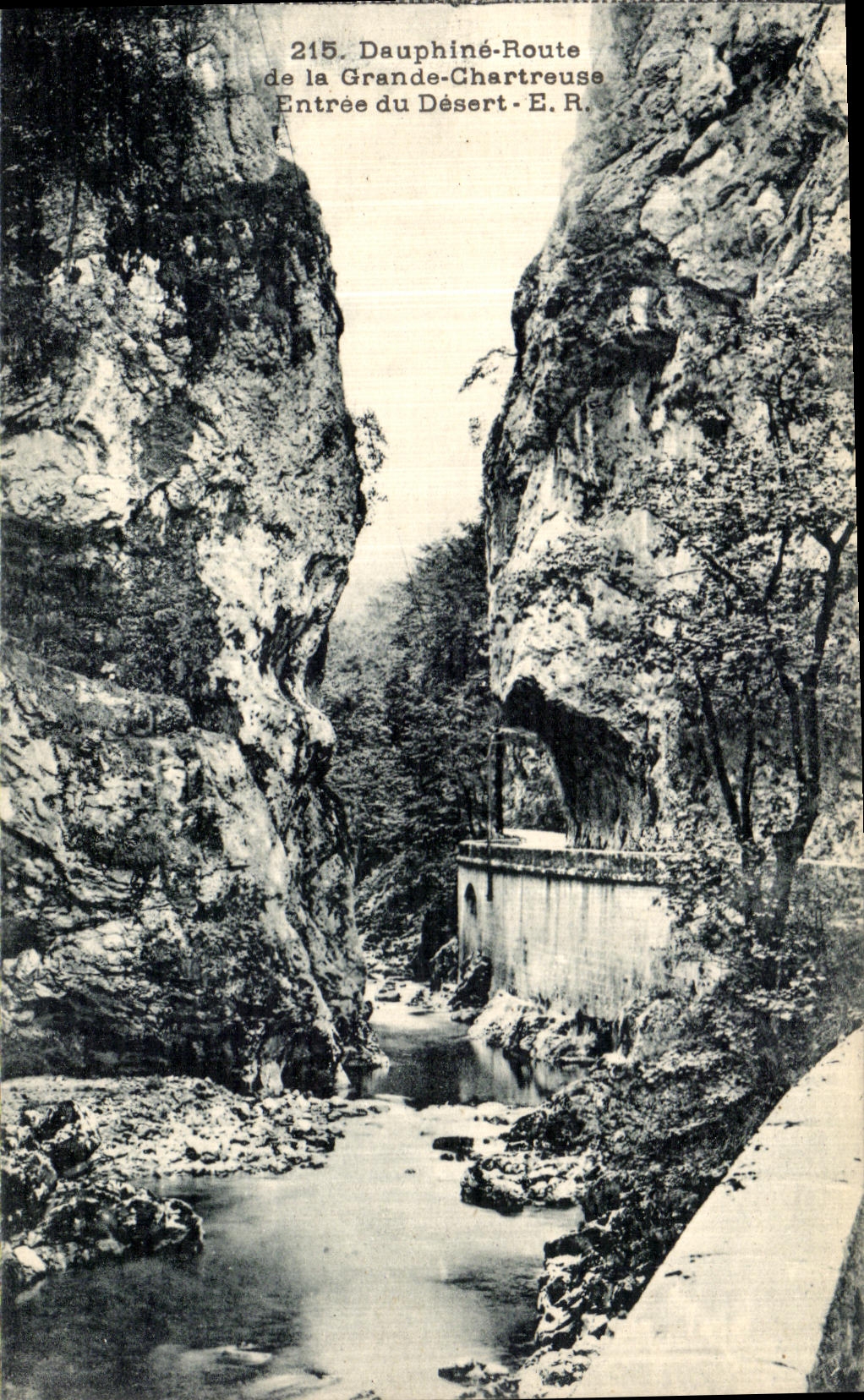 Entrée du Désert — Route de la Grande-Chartreuse — E.R. — n°215