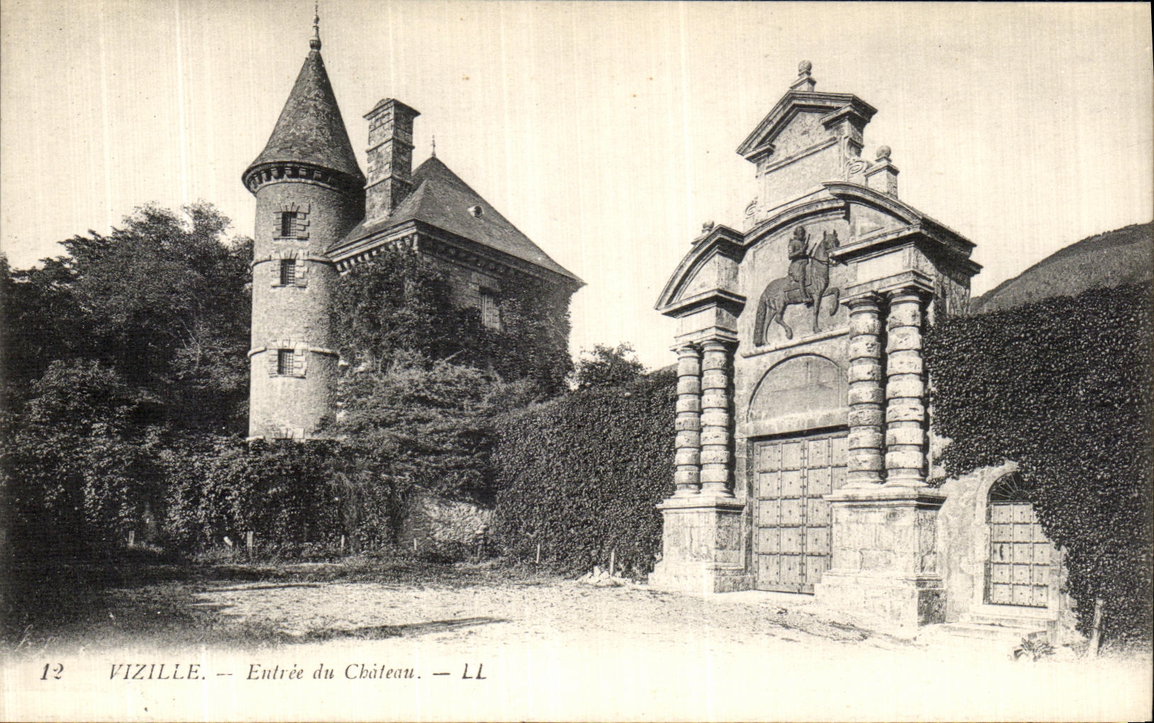 Vizille — Entrée du Château — LL