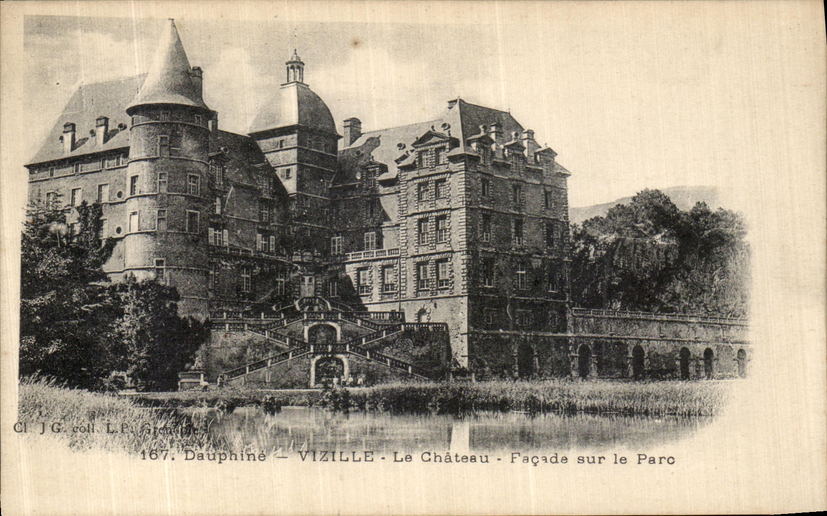 CPA Vizille Le Chateau Facade sur le Parc