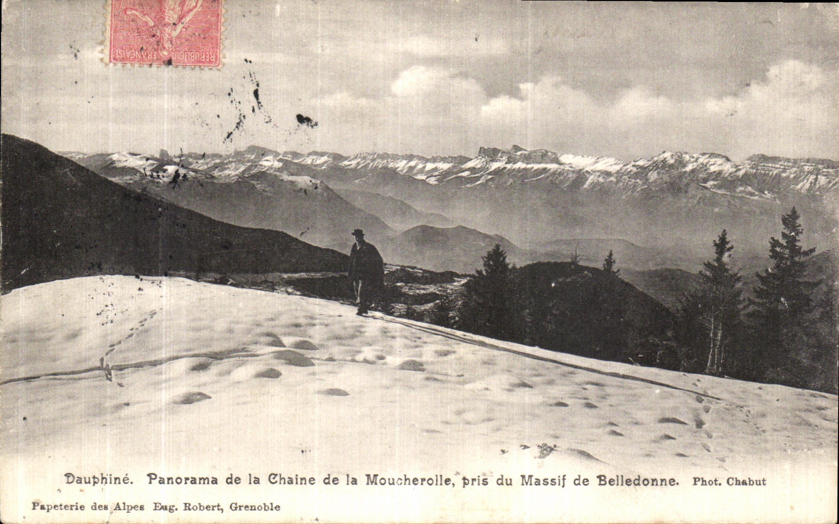Dauphiné. Panorama de la Chaîne de la Moucherolle, pris du Massif de Belledonne — Phot. Chabut — Papeterie des Alpes Eug. Robert, Grenoble