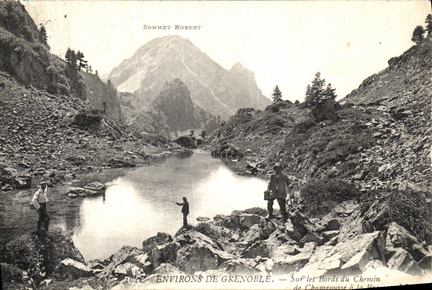 CPA Environs De Grenoble Sur les Bords du Chemin de Chamrousse a la Pra