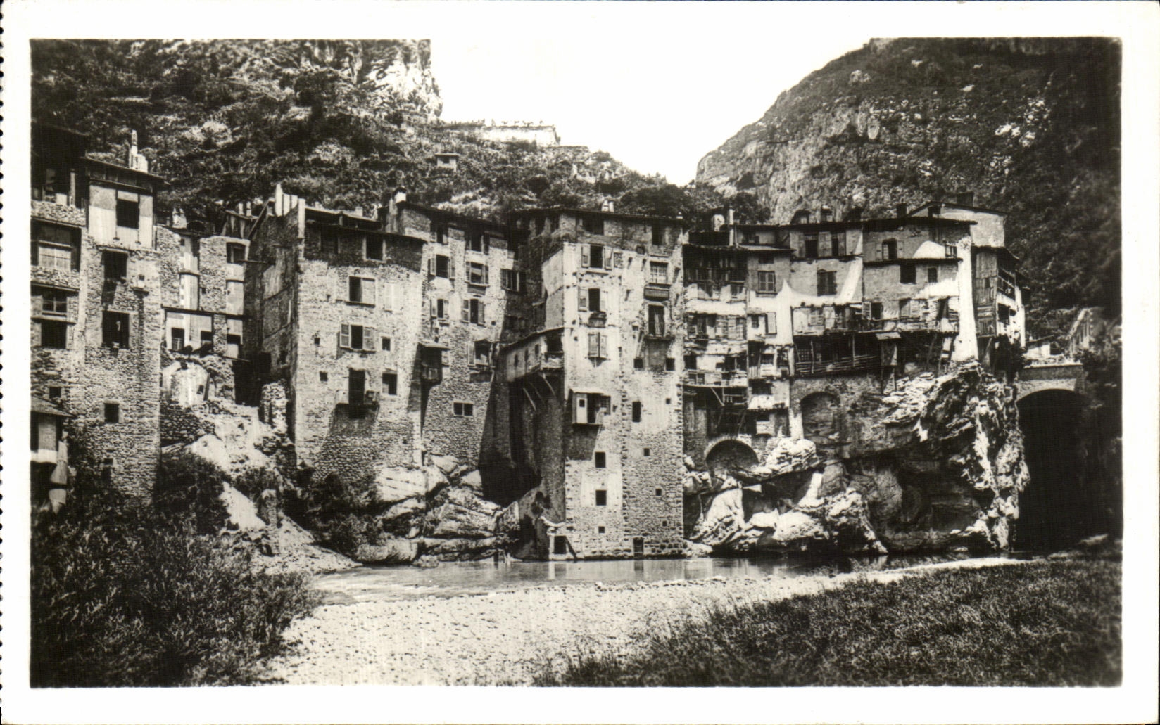 Pont-en-Royans — Les Maisons suspendues — Éditeur : L. Letellier, Paris
