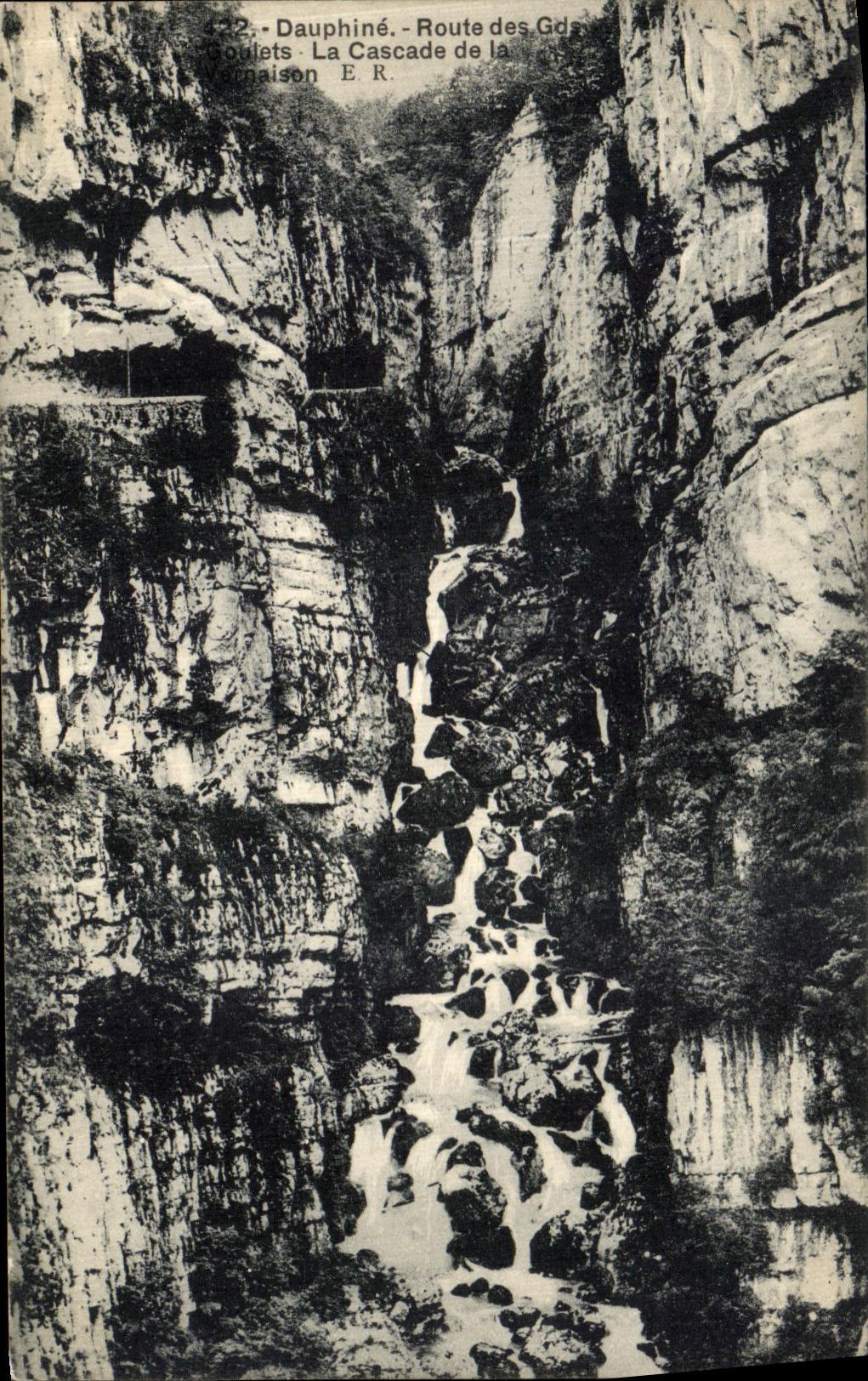 Dauphiné - Route des Gd Roulets - La Cascade de la Vachaison E.R.