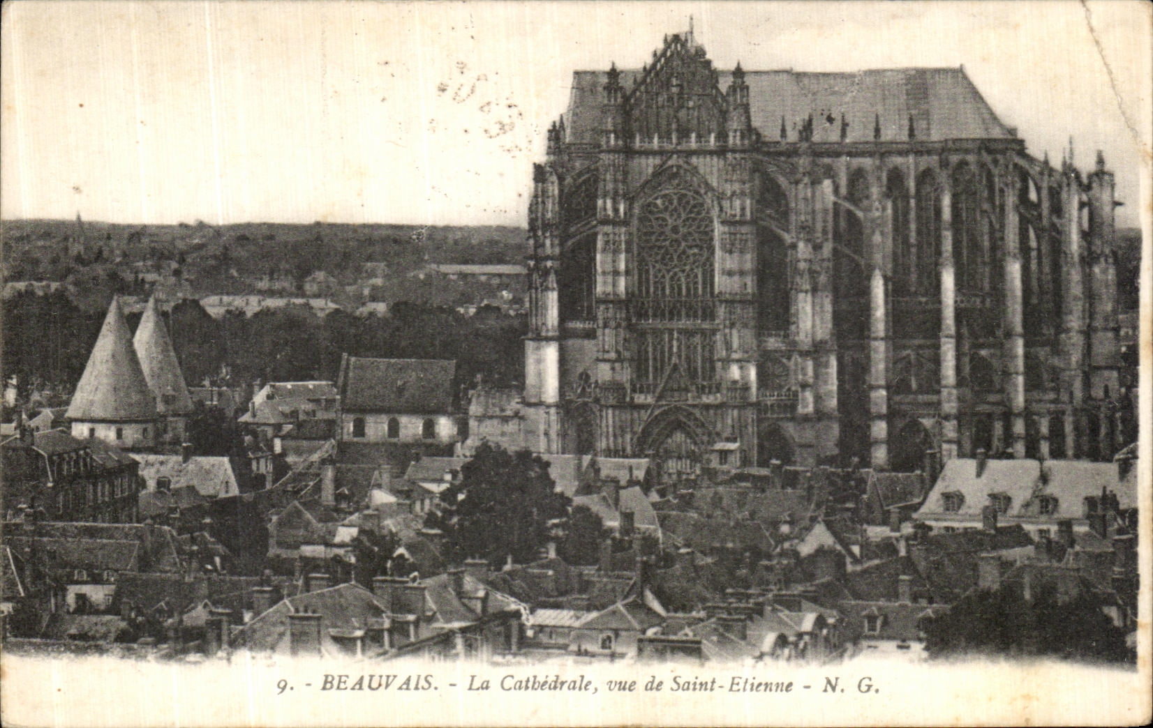 Beauvais - La Cathédrale, vue de Saint-Etienne - N. G.