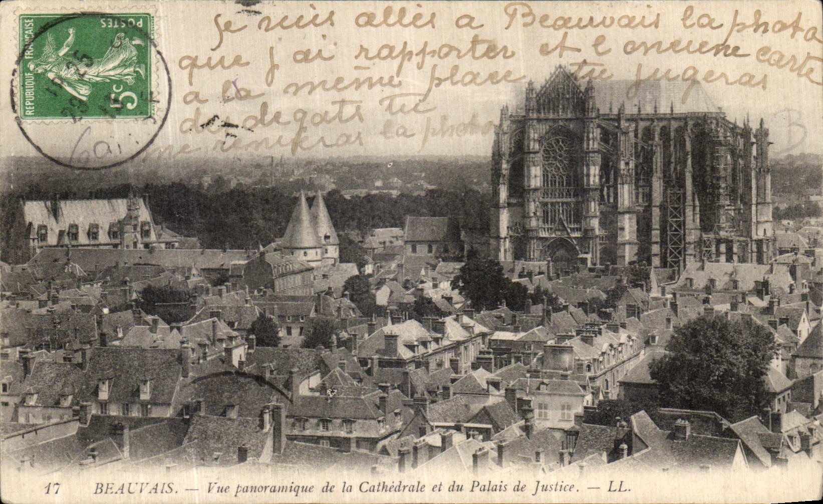 Beauvais — Vue panoramique de la Cathédrale et du Palais de Justice — LL.