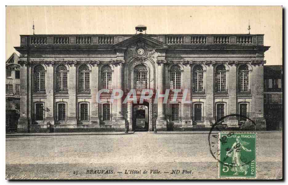 Beauvais — Das Rathaus — ND Phot.
