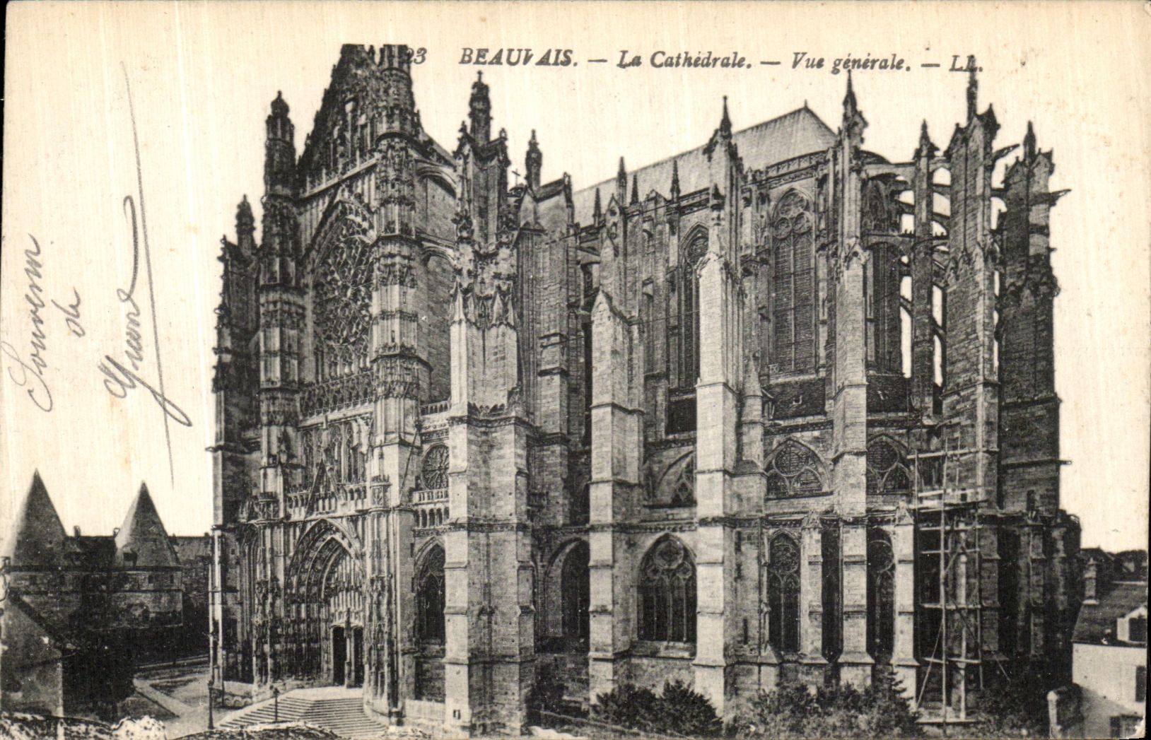 Beauvais — La Cathédrale — Vue générale — LL.