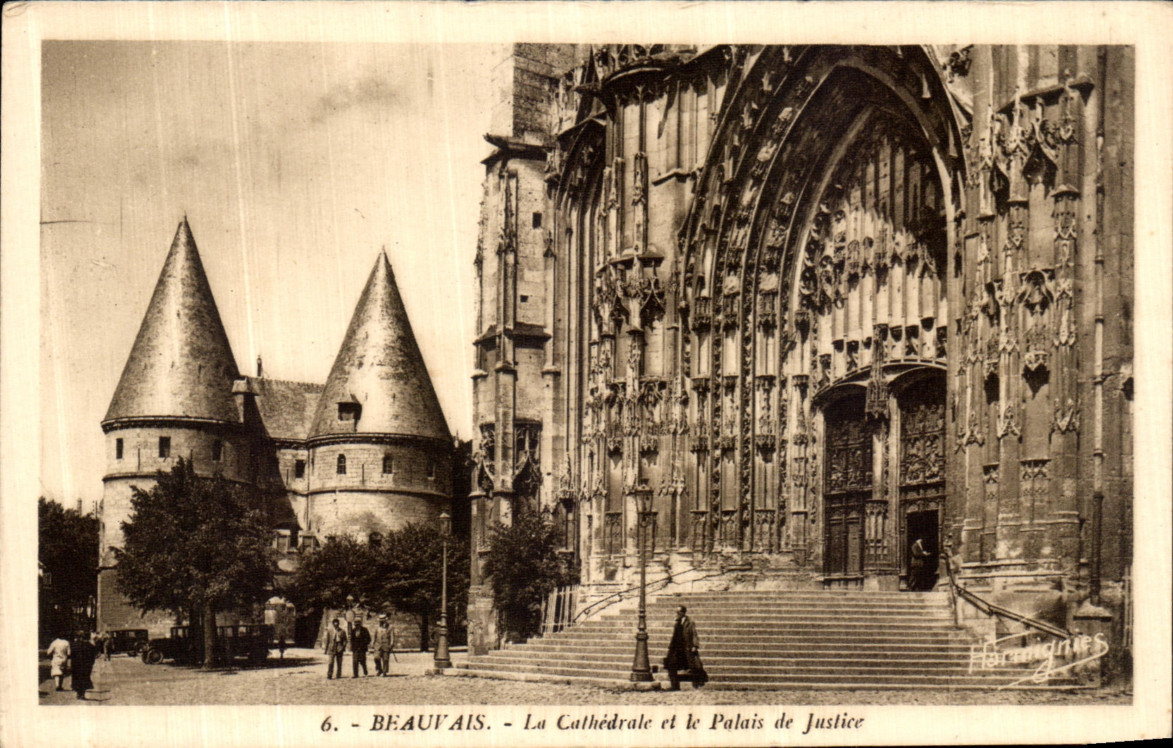 CPA Beauvais La Cathedrale et le Palais de Justice