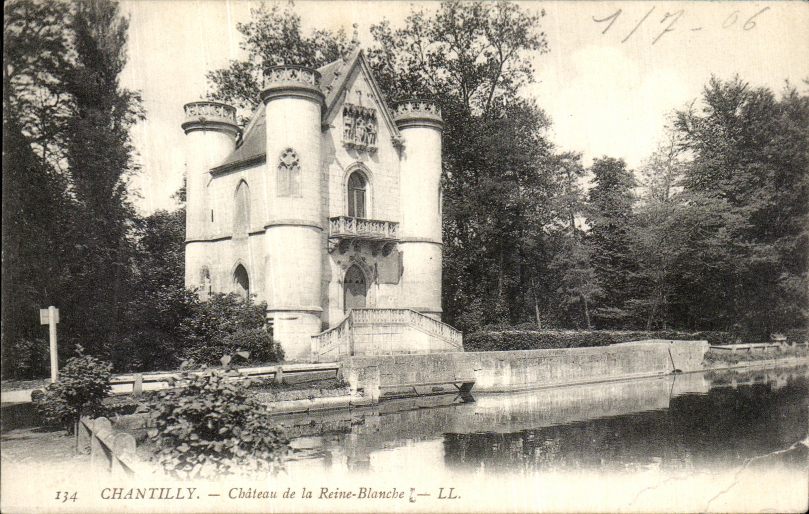 CPA Chantilly Chateau de la Reine Blanche