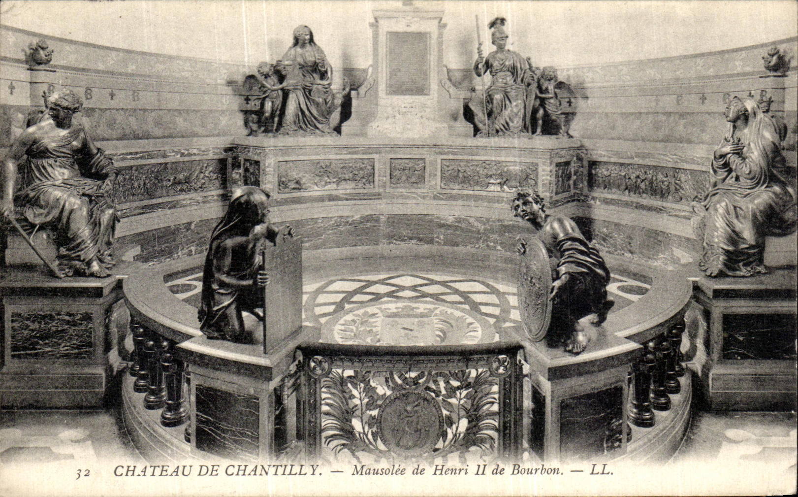 Château de Chantilly — Mausolée de Henri II de Bourbon — LL. — N° 32