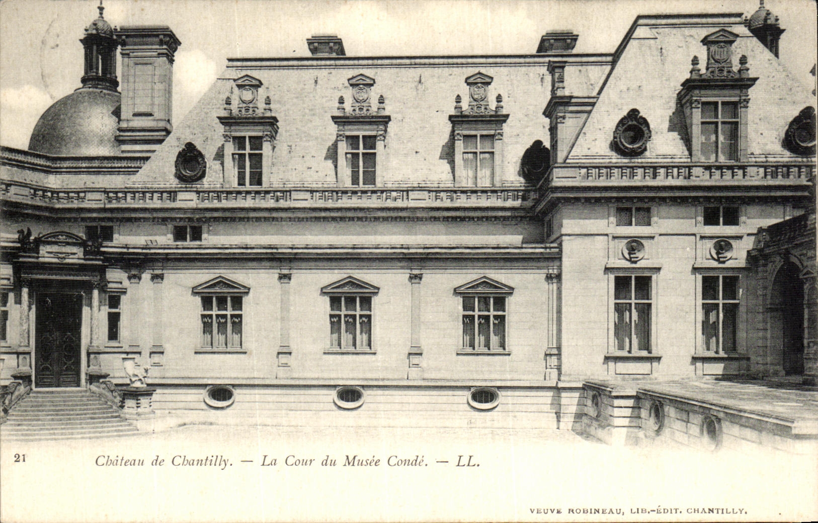 Château de Chantilly — La Cour du Musée Condé — Veuve Robineau, édit. Chantilly, n°21
