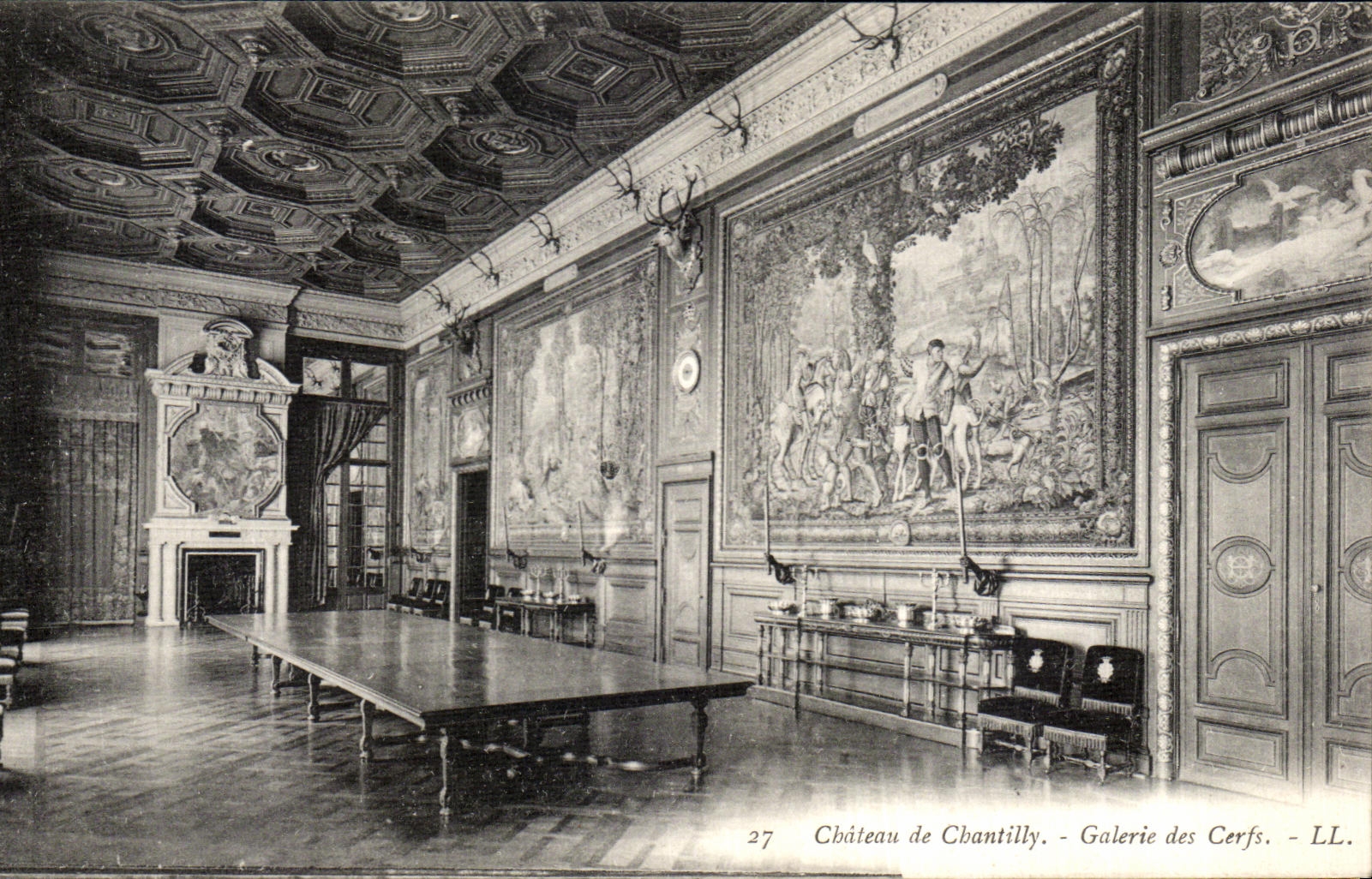 Château de Chantilly - Galerie des Cerfs — LL. n°27
