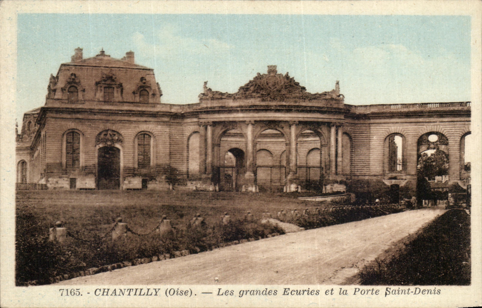 Chantilly (Oise) — Les grandes Ecuries et la Porte Saint-Denis — Photo-Édition Daniel Delboy