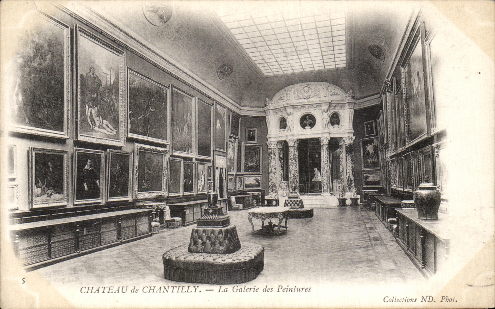 Château de Chantilly — The Gallery of Paintings — Collections ND. Phot.