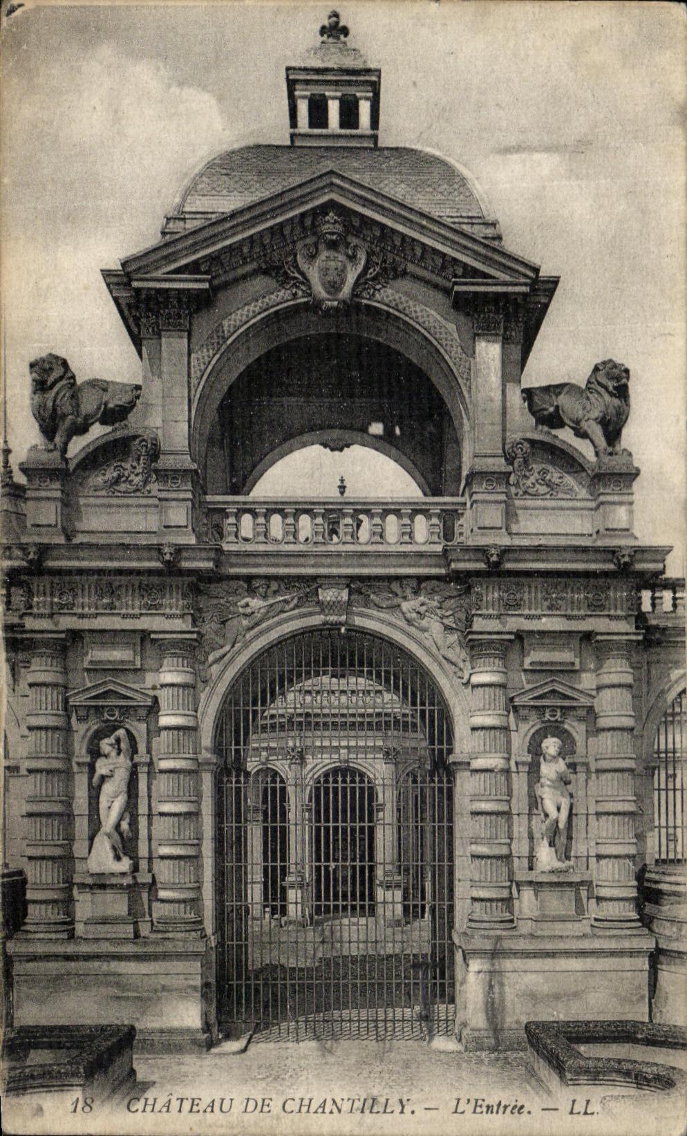 Château de Chantilly — L'Entrée — LL