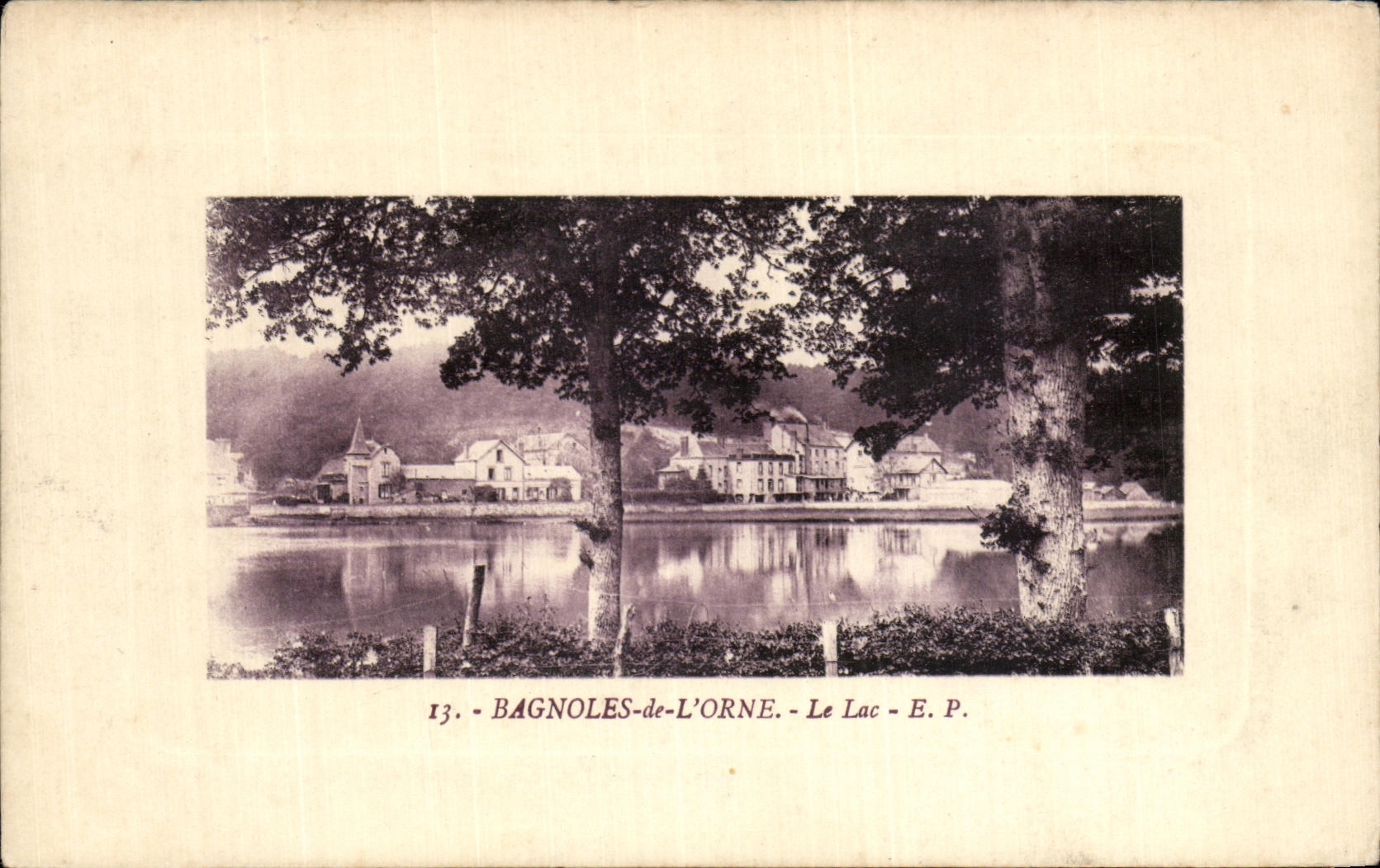 CPA Bagnoles De l Orne Le Lac 