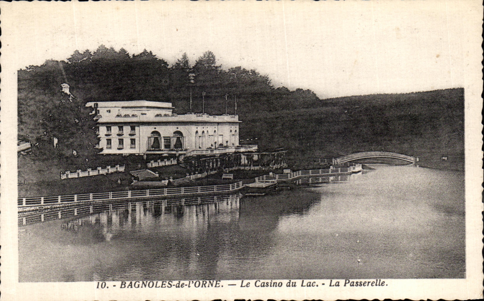 Bagnoles-de-l'Orne — Il Casinò del Lago — Il Ponte